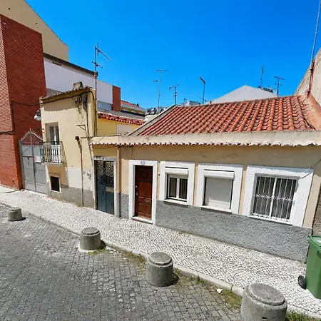 Small For Young Travelers Appartement